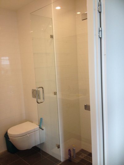 Douchecabine geleverd en geplaatst in appartement 22 High Amersfoort