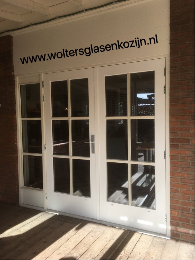 Hardhouten puien met HR++ isolatieglas geleverd en geplaatst te Amersfoort.