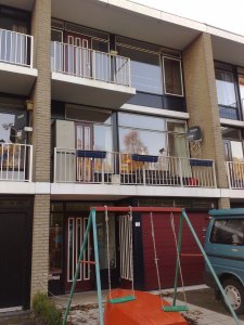 .Vervangen enkelglas door HR++ isolatieglas woning te Duivendrecht.